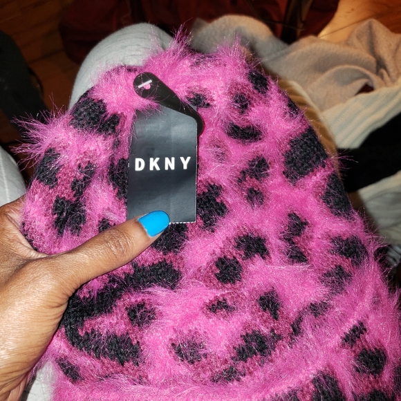 Dkny beanie - Picture 3 of 4